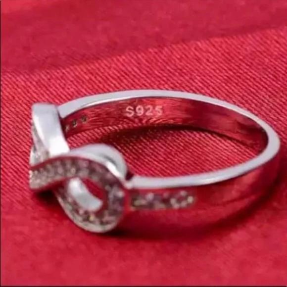 NEW INFINITY 925 STERLING SILVER DIAMOND RING, CUTE RING, SHINY RING. - Picture 4 of 5